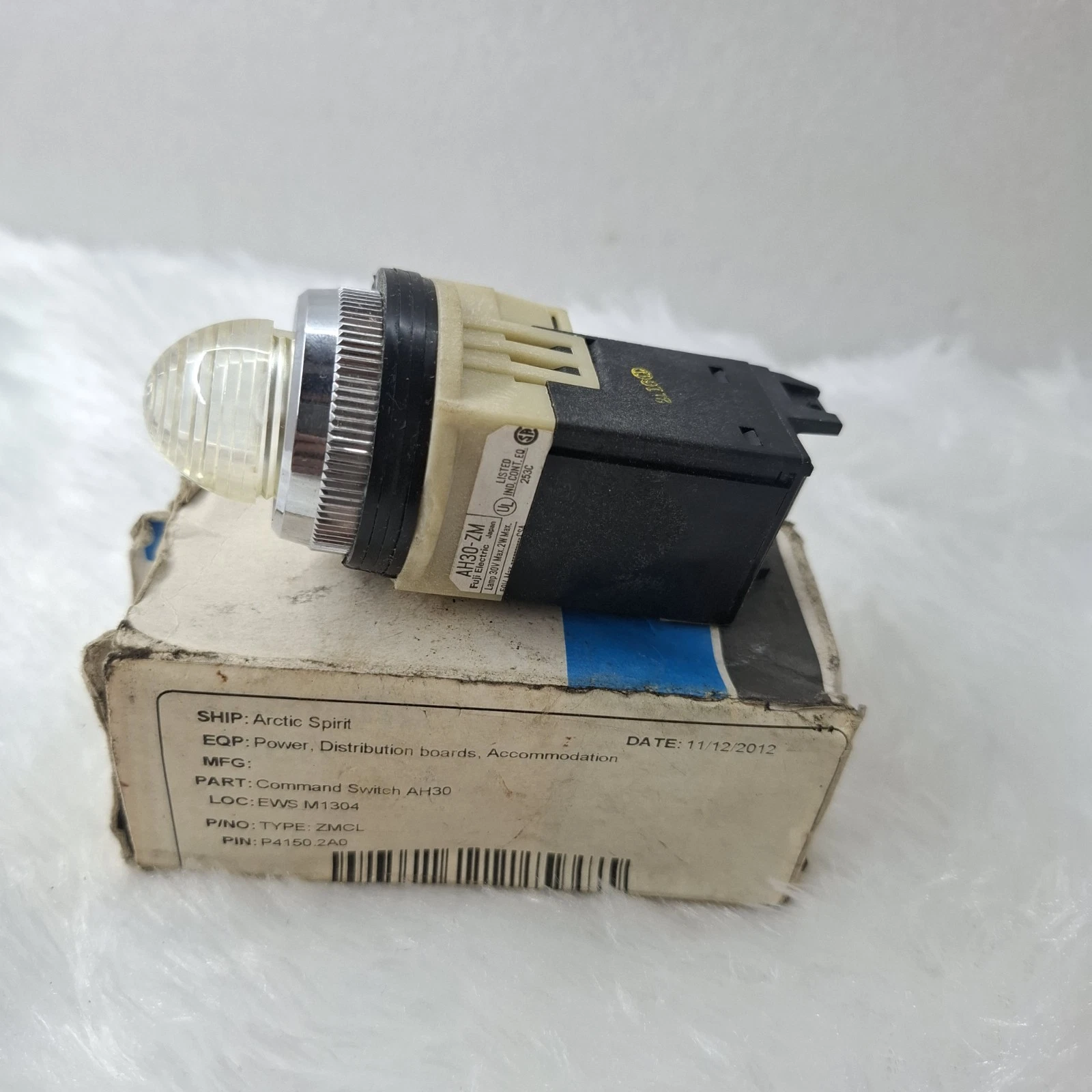 FUJI ELECTRIC AH30-ZM COMMAND SWITCH FREE SHIPPING WORLDWIDE